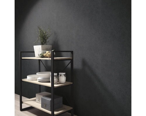 Rek met drie niveaus met plant, servies en voorraadbussen