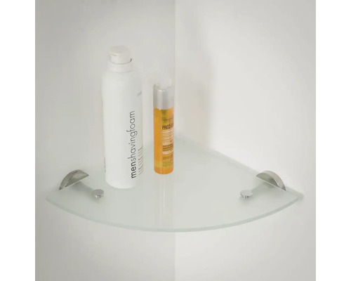 Glazen hoekplank met beugels in de badkamer