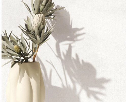 Decoratieve kunstbloemen in een vaas