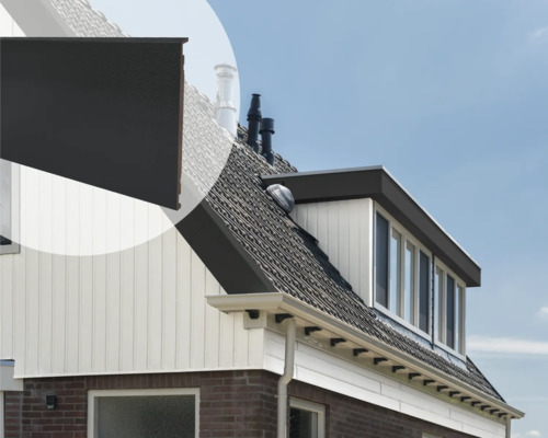 ESCADE Boeibord RAL7016 antraciet, 16x300x6000mm, per stuk Huis met dakkapel en dakrandprofiel
