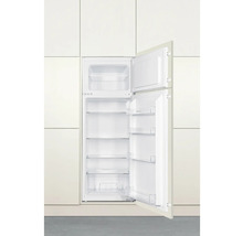 Geopende koelkast met vriesvak