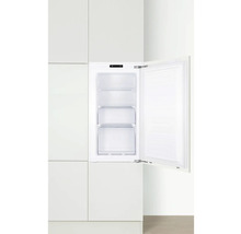 Inbouw vriezer met open deur en drie lades