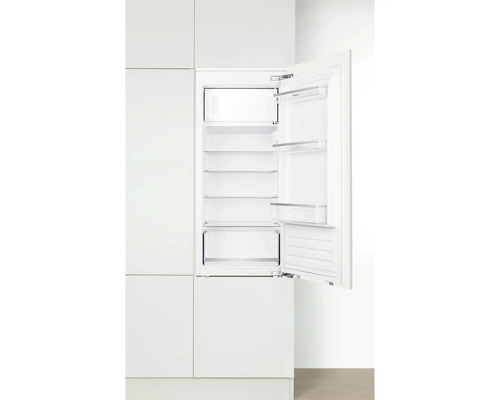 Geïntegreerde koelkast met open deur