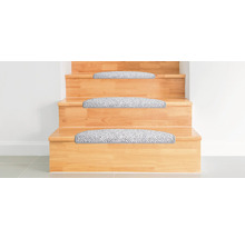 Houten trap met drie treden en trapmatten