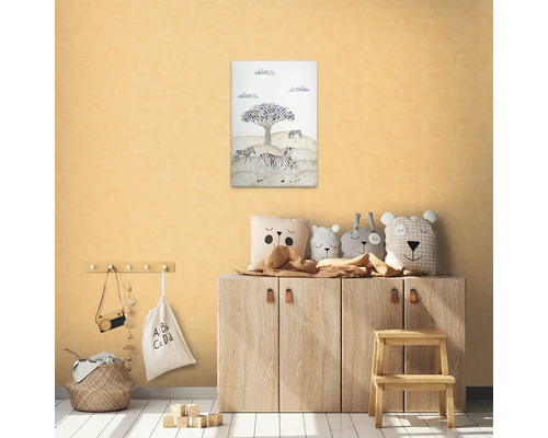 Kinderkamer met een muurschildering van zebra''s onder een boom