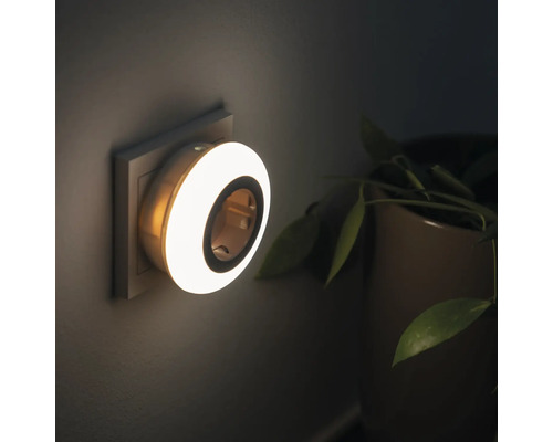 Ingeplugd nachtlampje met lichtsensor