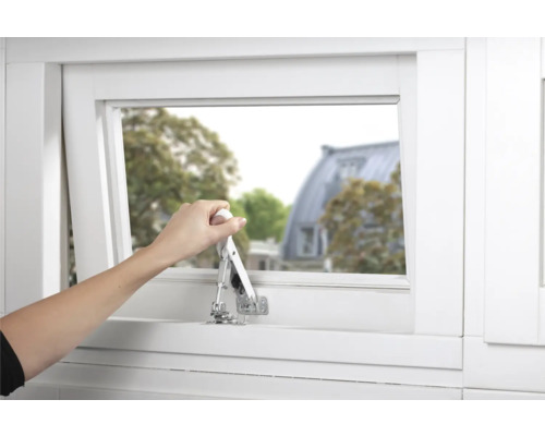 Hand opent kantelraam