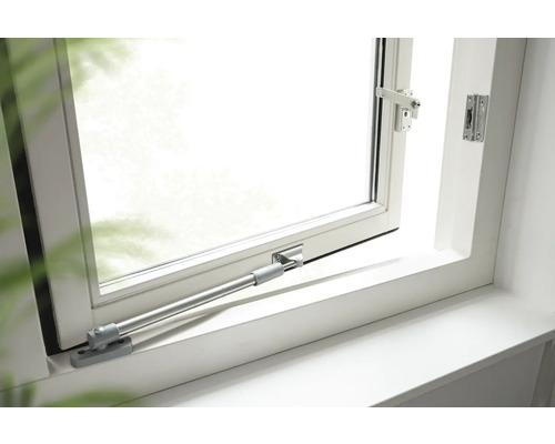 Gekanteld raam met raamhendel en raamopener