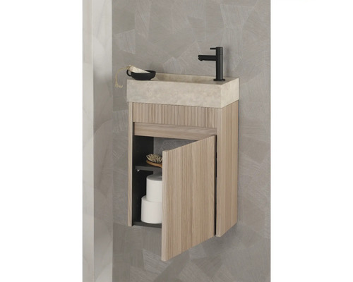 Wastafelcombinatie met open onderkast voor de badkamer.