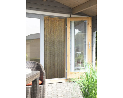 Bamboe gordijn bij een terrasdeur