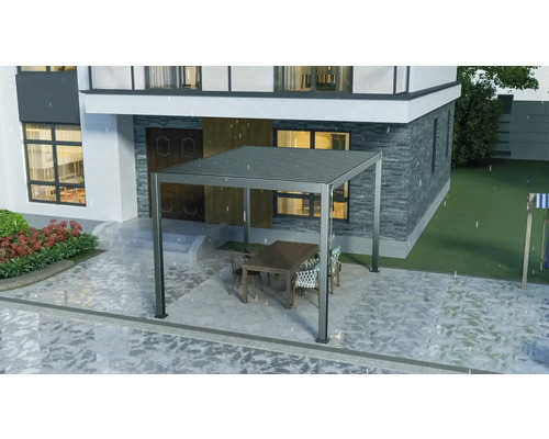 Pergola met tafel en stoelen voor een huis