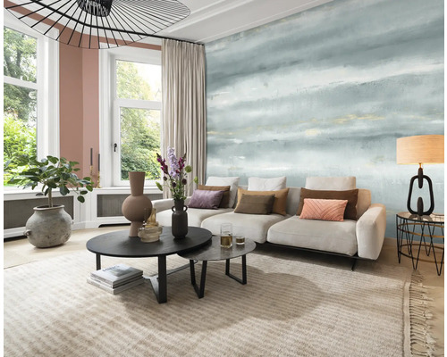 Woonkamer met bank, salontafel en wanddecoratie in modern design