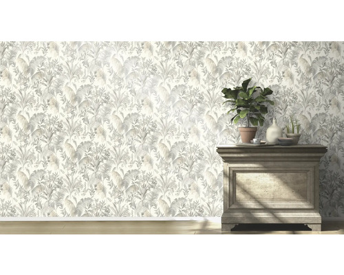 Lichtgekleurd behang met plantenmotief in een kamer