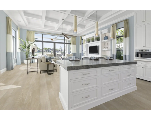 Lichte en ruime woonkamer met kookeiland en zithoek