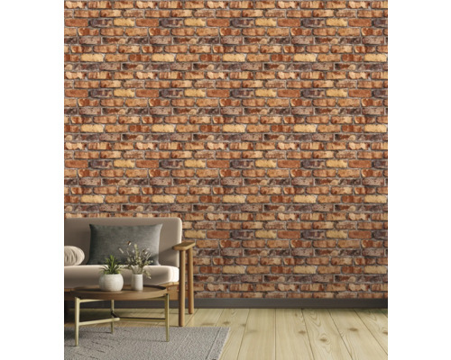 Woonkamerontwerp met bakstenen behang, bank, tafel en houten vloer