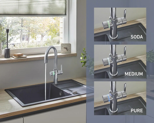 Keukenspoelbak met kraan en verschillende waterinstellingen