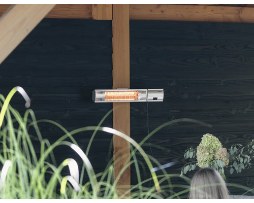 Aan de wand gemonteerde terrasverwarmer voor buiten.