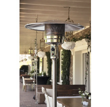 Terrasverwarmer van metaal buitenshuis.