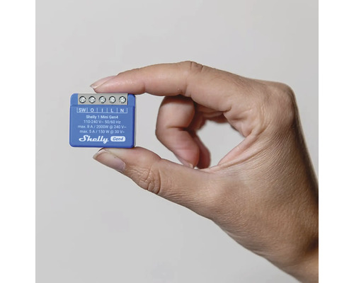 Shelly 1 Mini Gen4 smarthome relais in hand gehouden