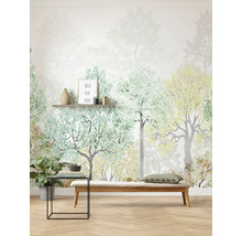 Woonkamer met bosbehang, bank en bijzettafel