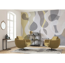 Woonkamer met twee fauteuils, plank, wandbehang en tapijt