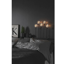 Decoratieve verlichting met vijf gloeilampen in de slaapkamer
