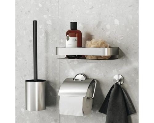 Badkameruitrusting met toiletgarnituur, papierhouder, handdoekhouder en opbergplank