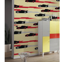 Kamerweergave met een patroonbehang met auto''s, gecombineerd met een kleurrijke kast.