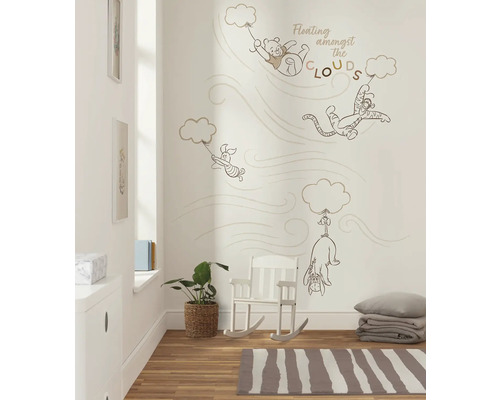 Kinderkamer met muursticker van Winnie de Poeh, Knorretje, Iejoor en Teigetje die aan wolken hangen