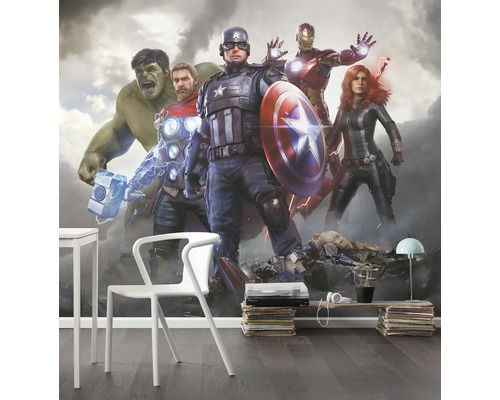 Avengers muurschildering in interieur met meubels