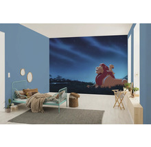 Kinderkamer met muurschildering van Lion King, bed en decoratie