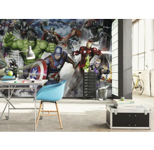 Kamer met Avengers fotobehang, bureau, stoel en opbergkist