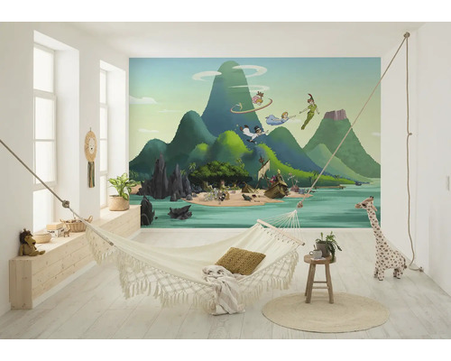 Kamer met Peter Pan-behang, hangmat en decoratieve accessoires voor kinderen