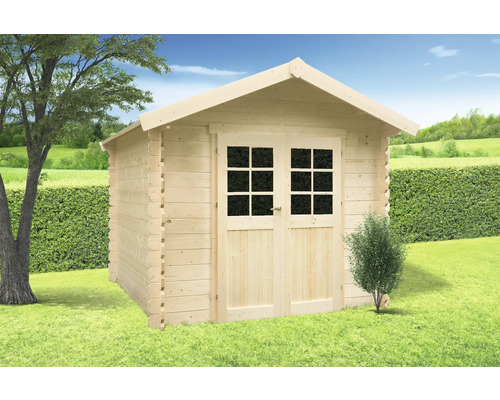 Houten tuinhuis met dubbele deur in de tuin