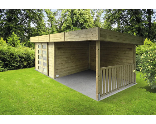 Houten tuinhuis met schuifdeur en overdekte veranda in de tuin.
