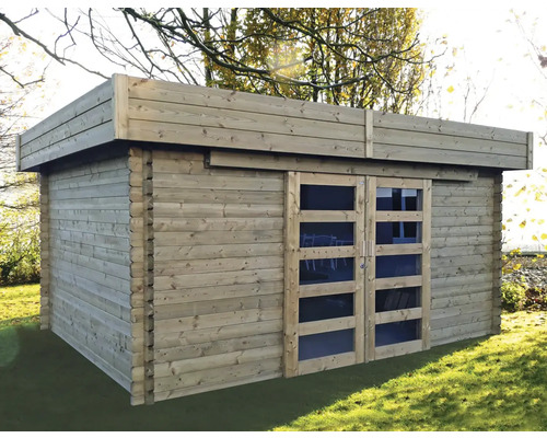 Houten tuinhuis met schuifdeuren en plat dak