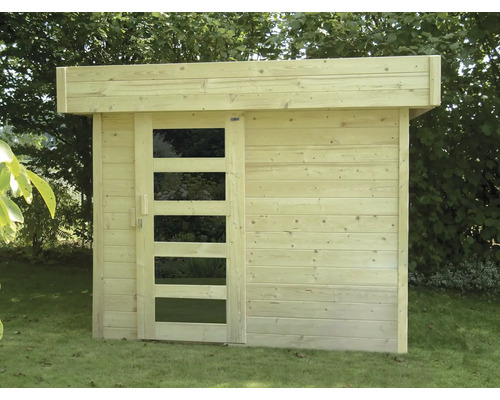 Houten tuinhuis met schuifdeur in de tuin