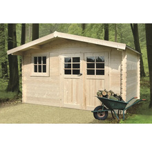 Houten tuinhuis met raam en kruiwagen