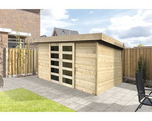 Houten tuinhuis met schuifdeur en plat dak in de buitenruimte