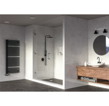 Badkamer met douche, wastafel en radiator
