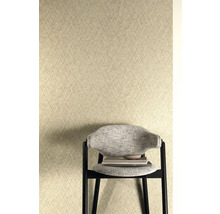 Close-up van een behang met patroon met een stoel