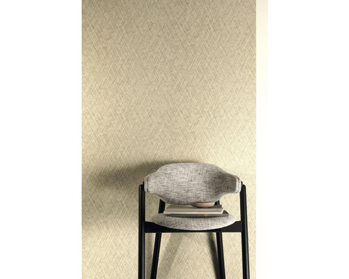 Close-up van een behang met patroon met een stoel