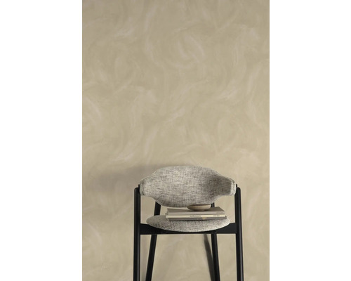 Decoratieve wandbekleding met stoel en boeken