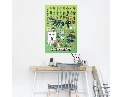Minecraft poster met figuren aan een muur boven een bureau