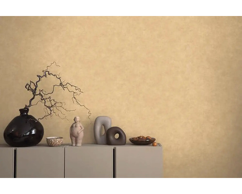 Decoratief interieur op een dressoir voor een wand