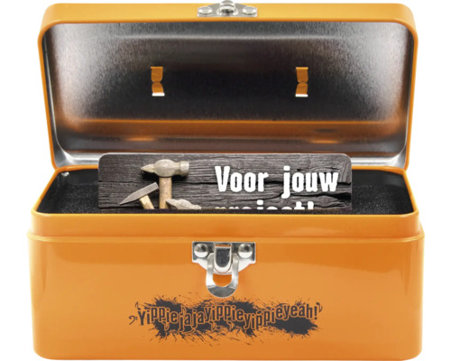 Geopende gereedschapskist met houten bord en gereedschapsmotief