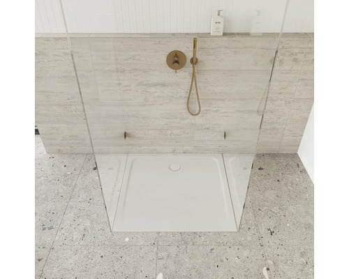 Gelijkvloerse douche met douchebak en douchearmatuur