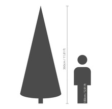 Vergelijking van de grootte: Kerstboom met een hoogte van 360 centimeter naast een persoon met een hoogte van 180 centimeter
