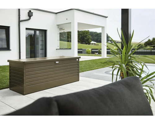 Afbeelding van een opbergbox op een terras