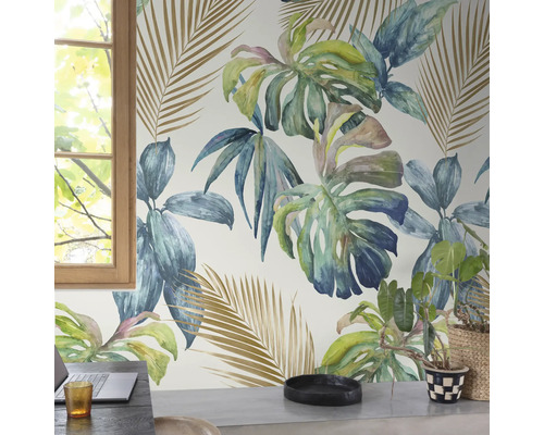 Kamer met patroonbehang met plantmotieven